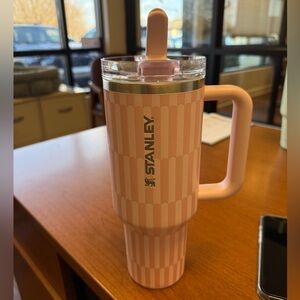 LIKE NEW-Pink Stanley